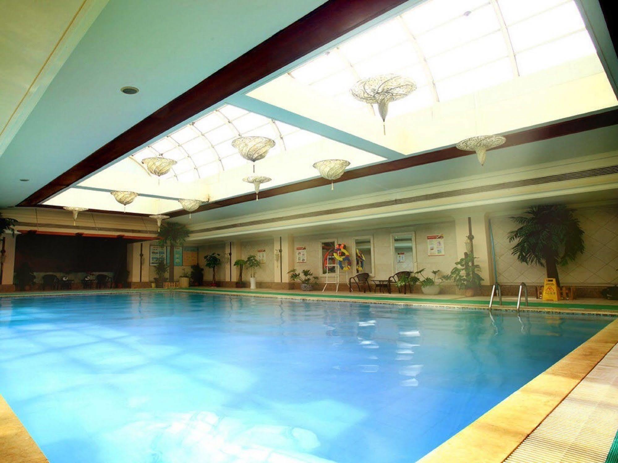 Beijing King Wing Hot Spring Hotel מראה חיצוני תמונה